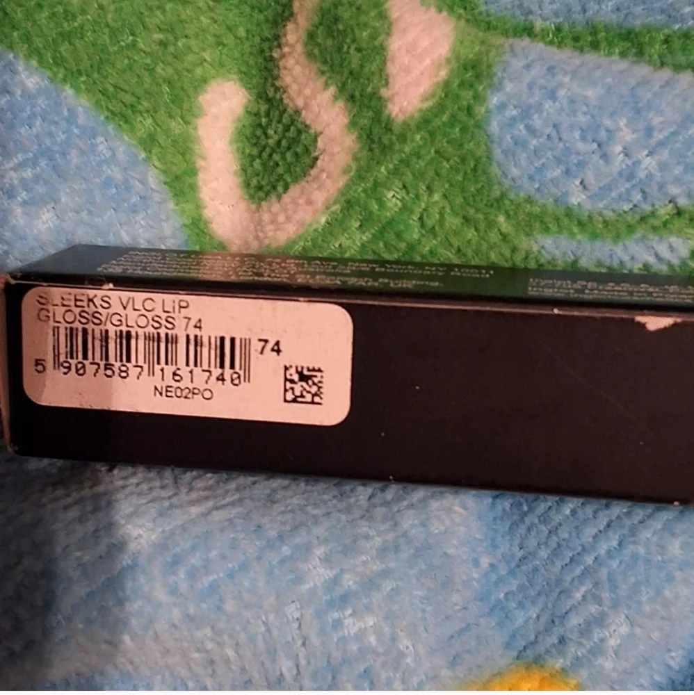 NWT Inglot Sleeks V.L.C Lip Gloss #74